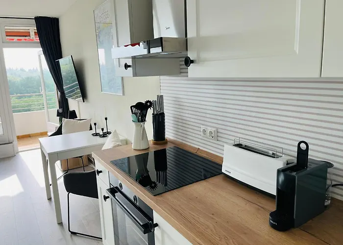 아파트 Sundowner *